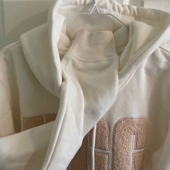 Women’s Ugg Sweatshirt - Picture 12 of 16